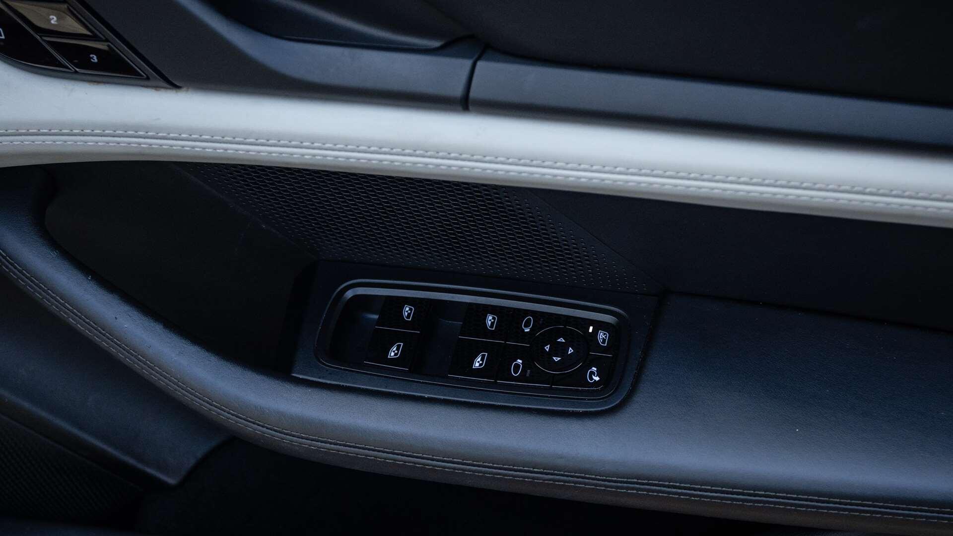 Porsche Taycan view 32