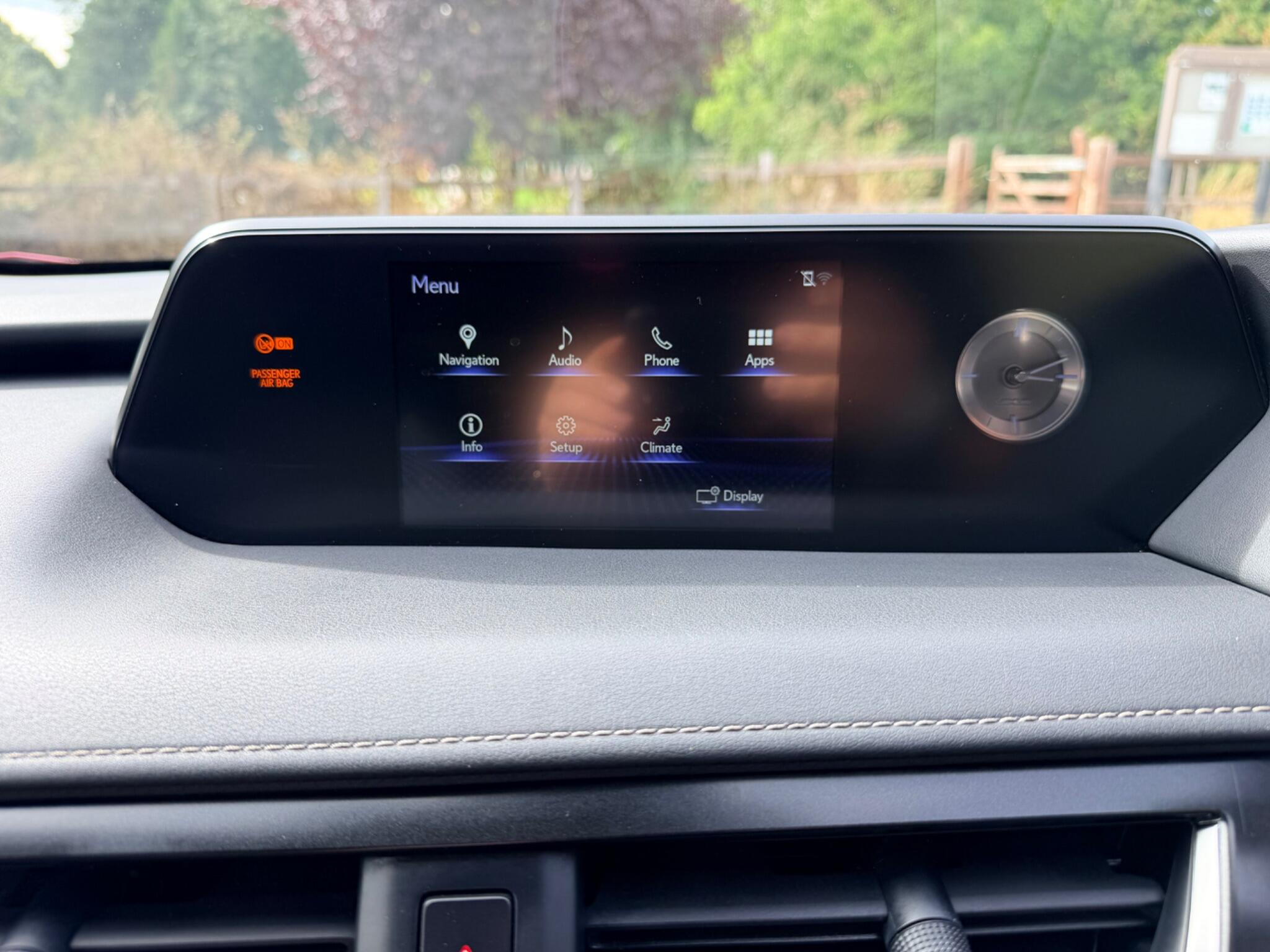 Lexus Ux view 40