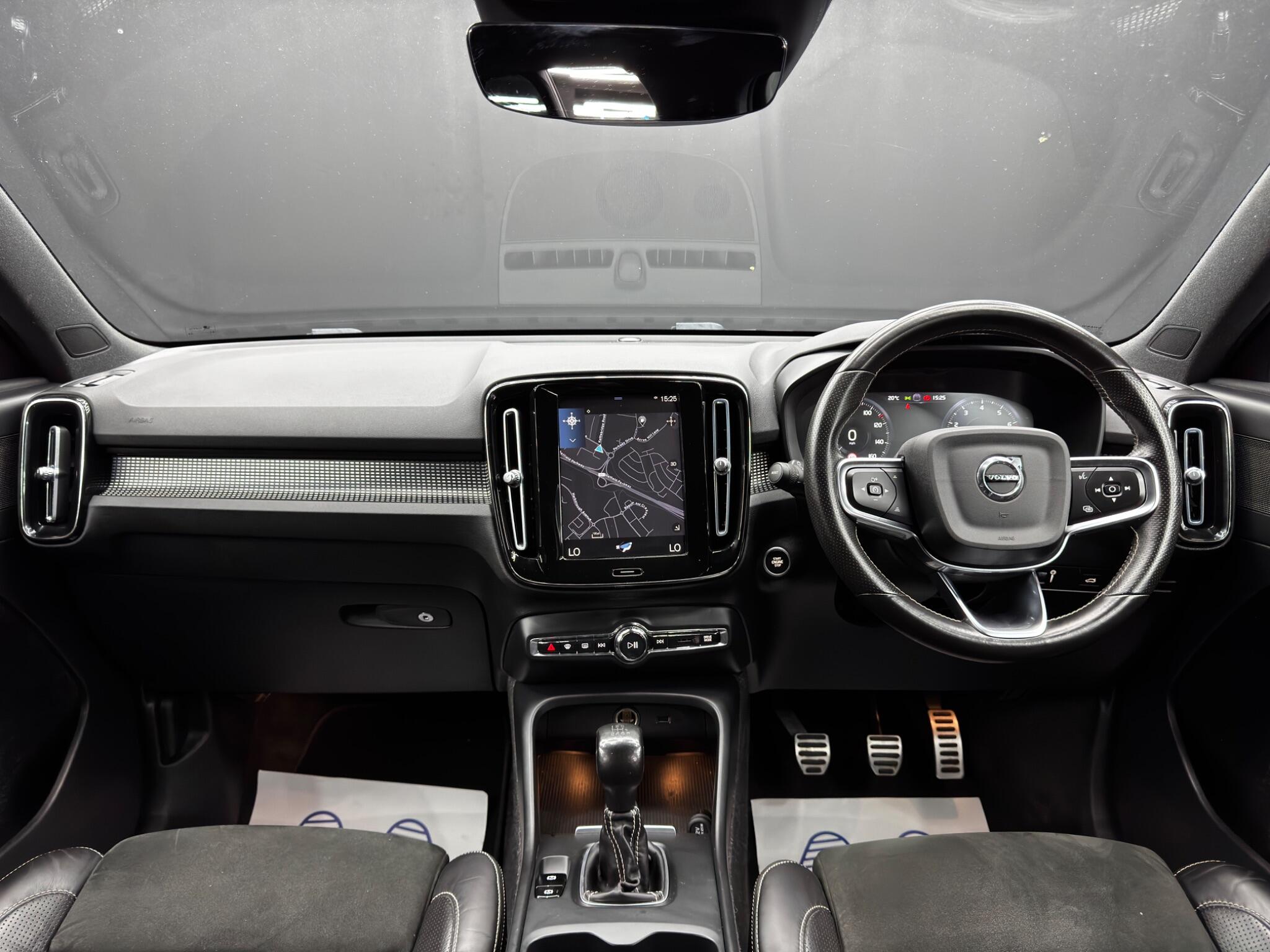 Volvo XC40 view 10