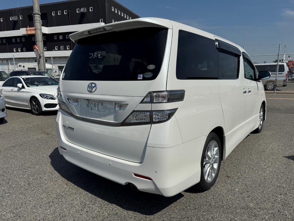 Toyota Vellfire view 9