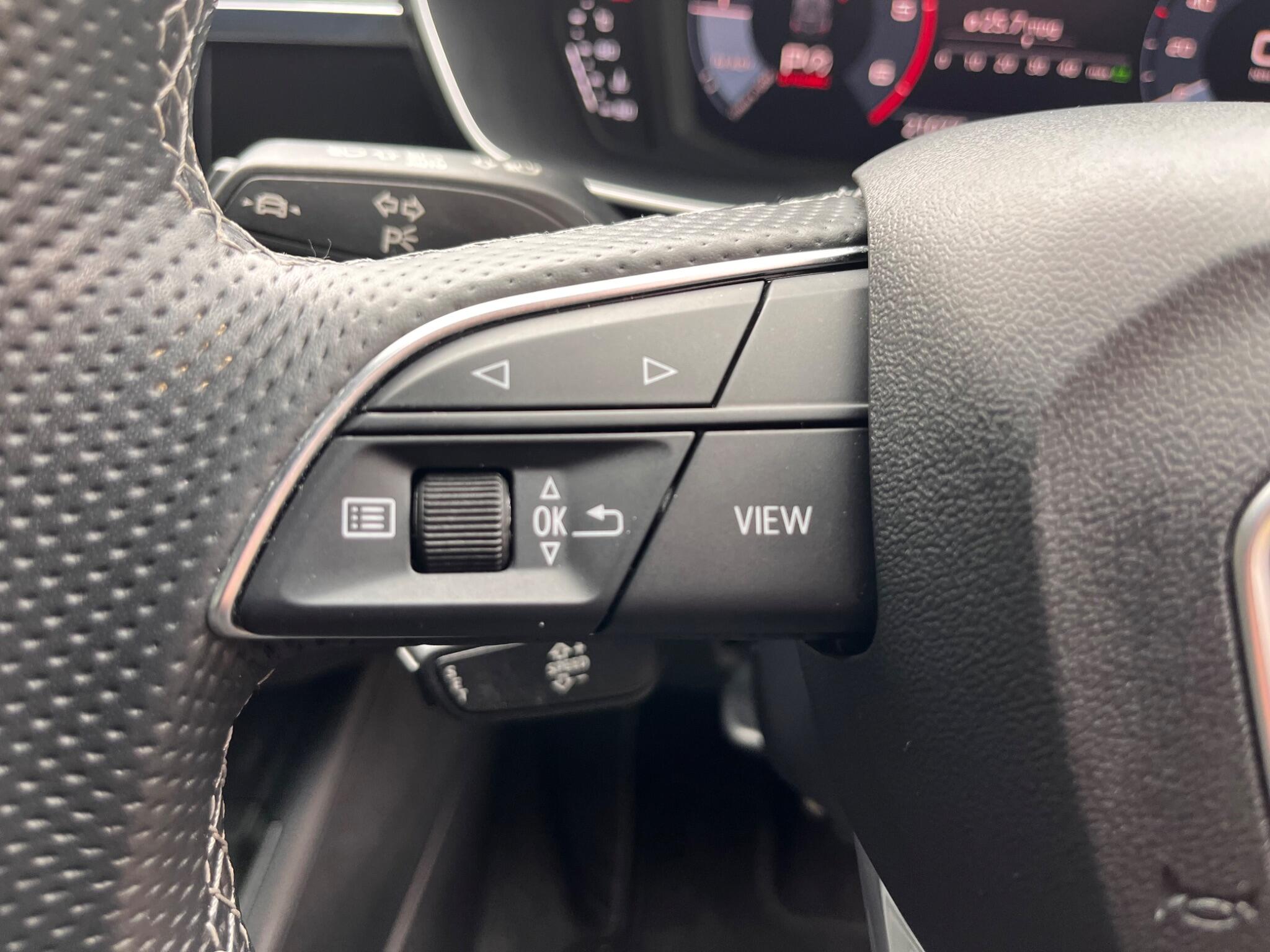 Audi Q3 view 29