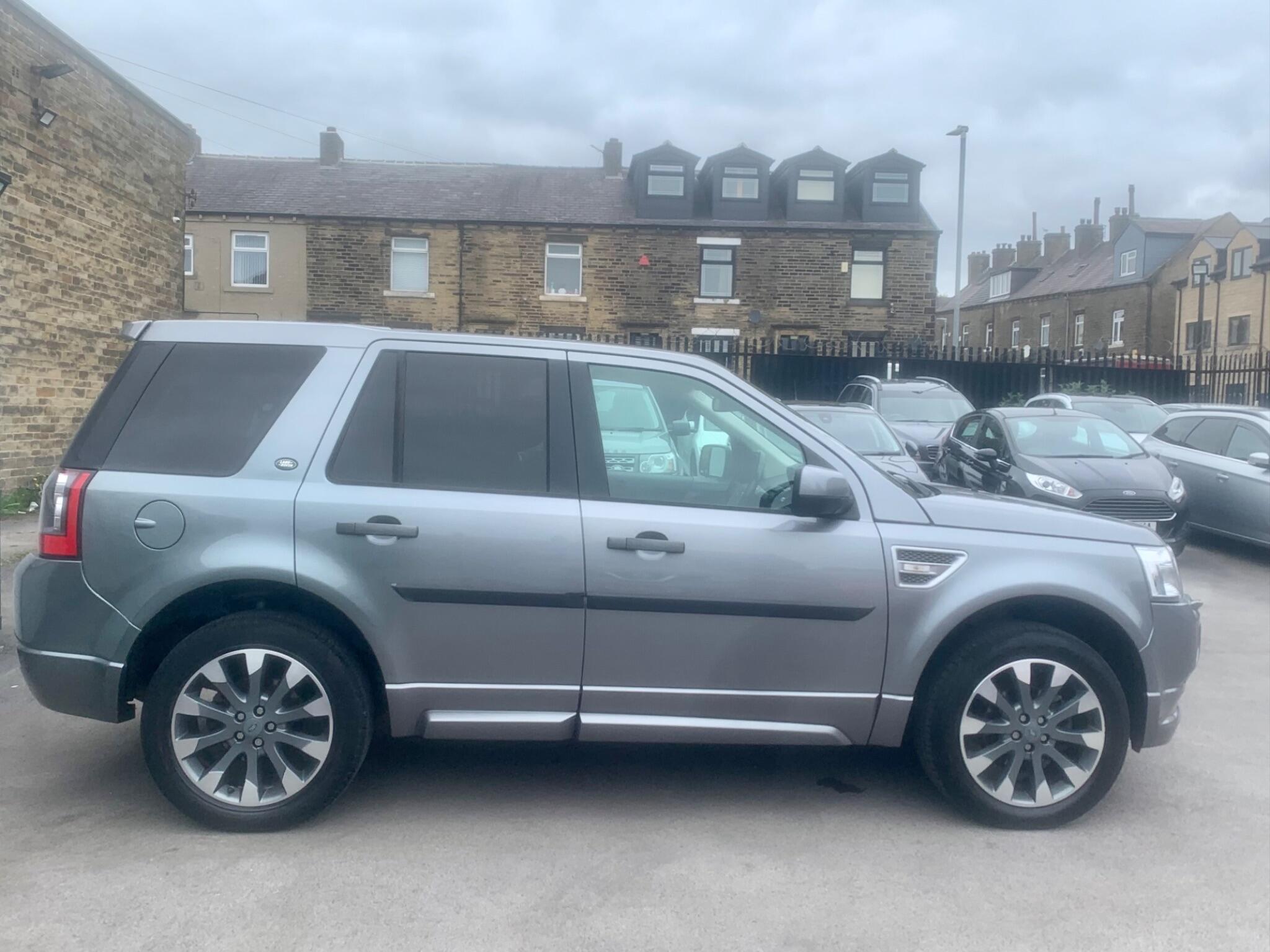 Land Rover Freelander 2 view 6