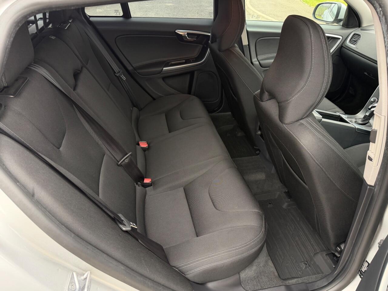 Volvo V60 view 12