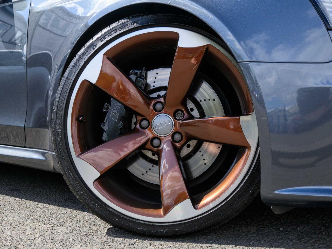 Audi RS4 view 9