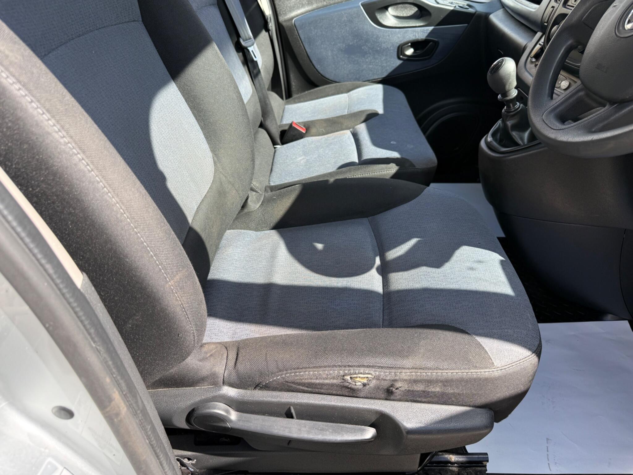 Vauxhall Vivaro - Image 48