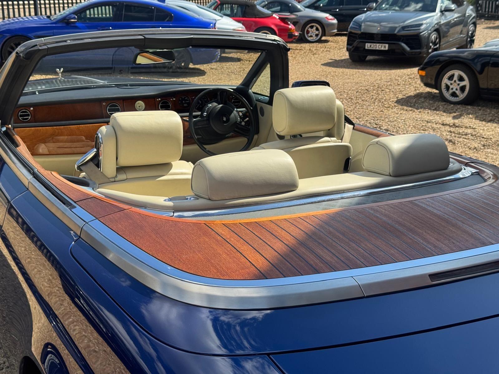 Rolls-Royce Phantom view 22