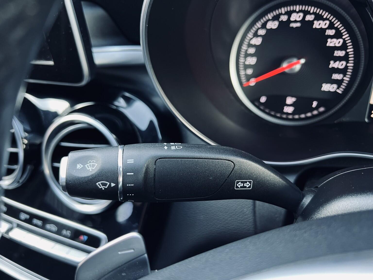 Mercedes-Benz C-Class view 29