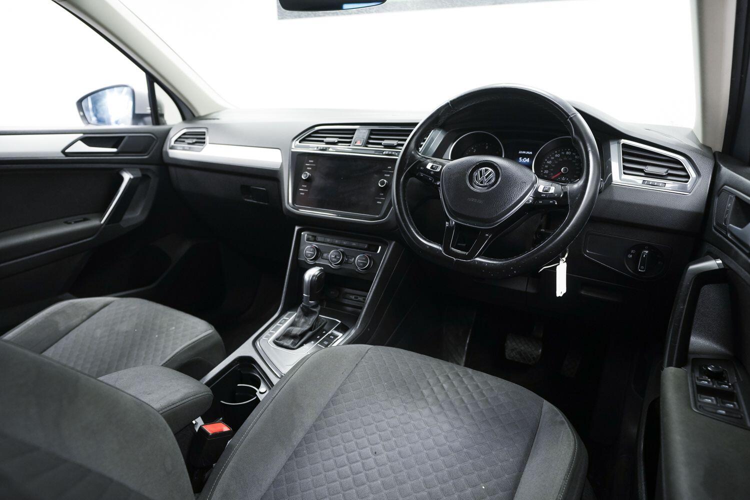 Volkswagen Tiguan view 8
