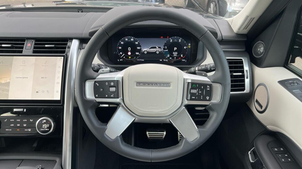 Land Rover Discovery view 15