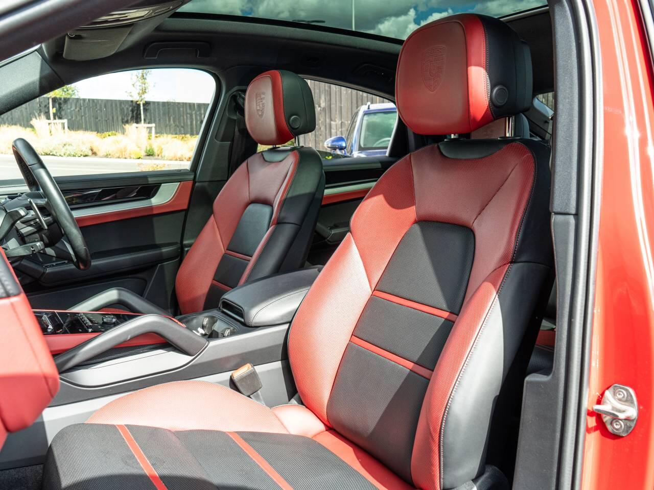 Porsche Cayenne view 38