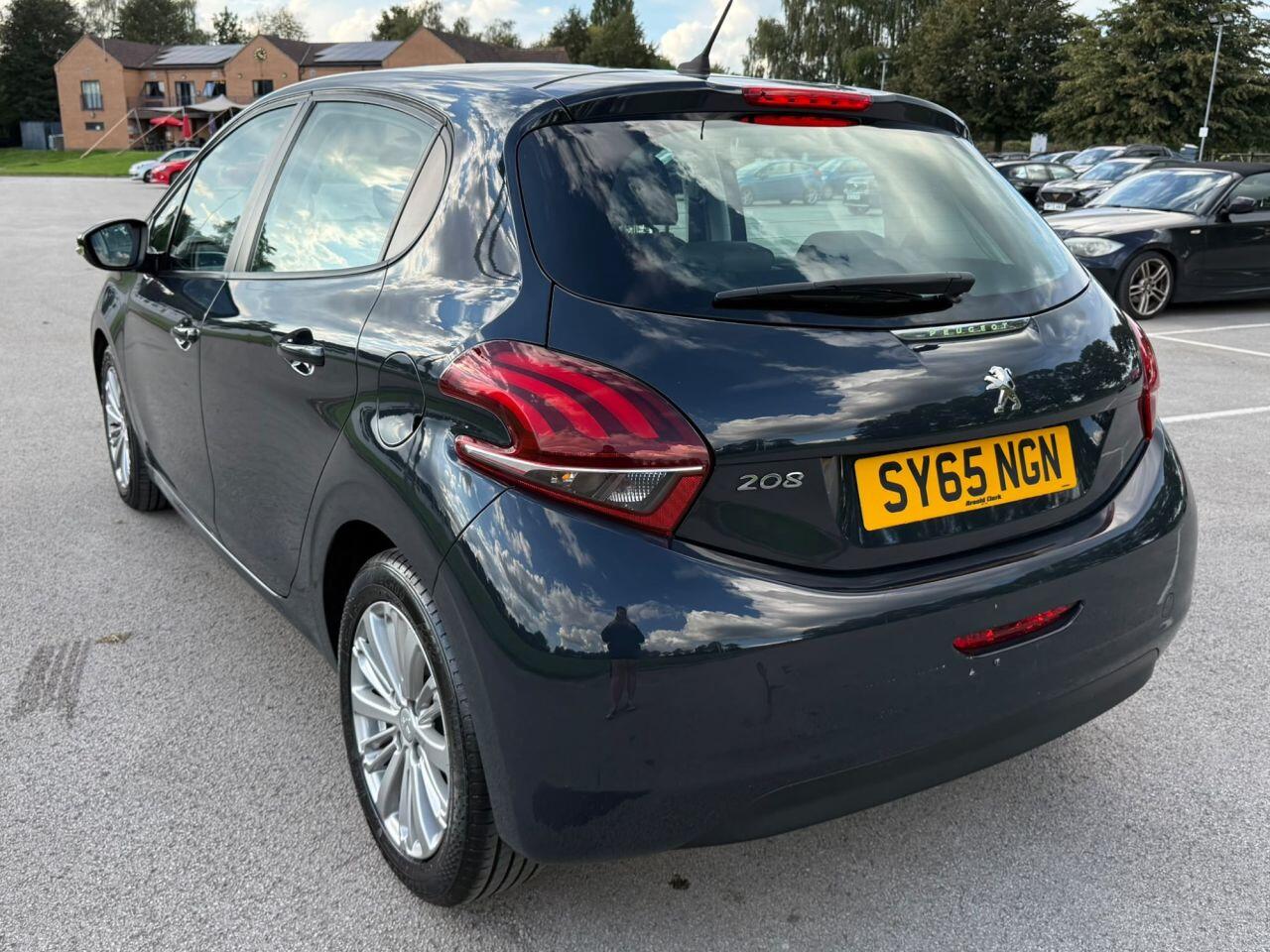 Peugeot 208 view 22