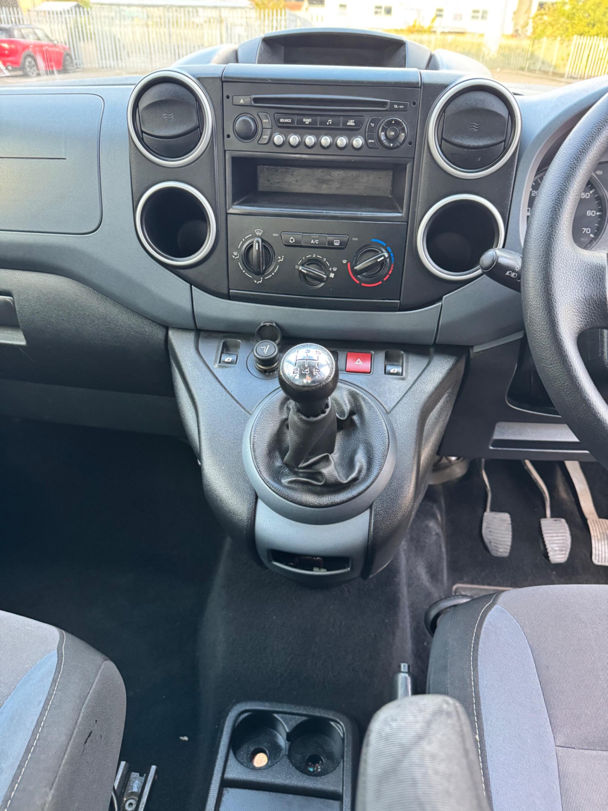 Peugeot Partner Tepee view 23