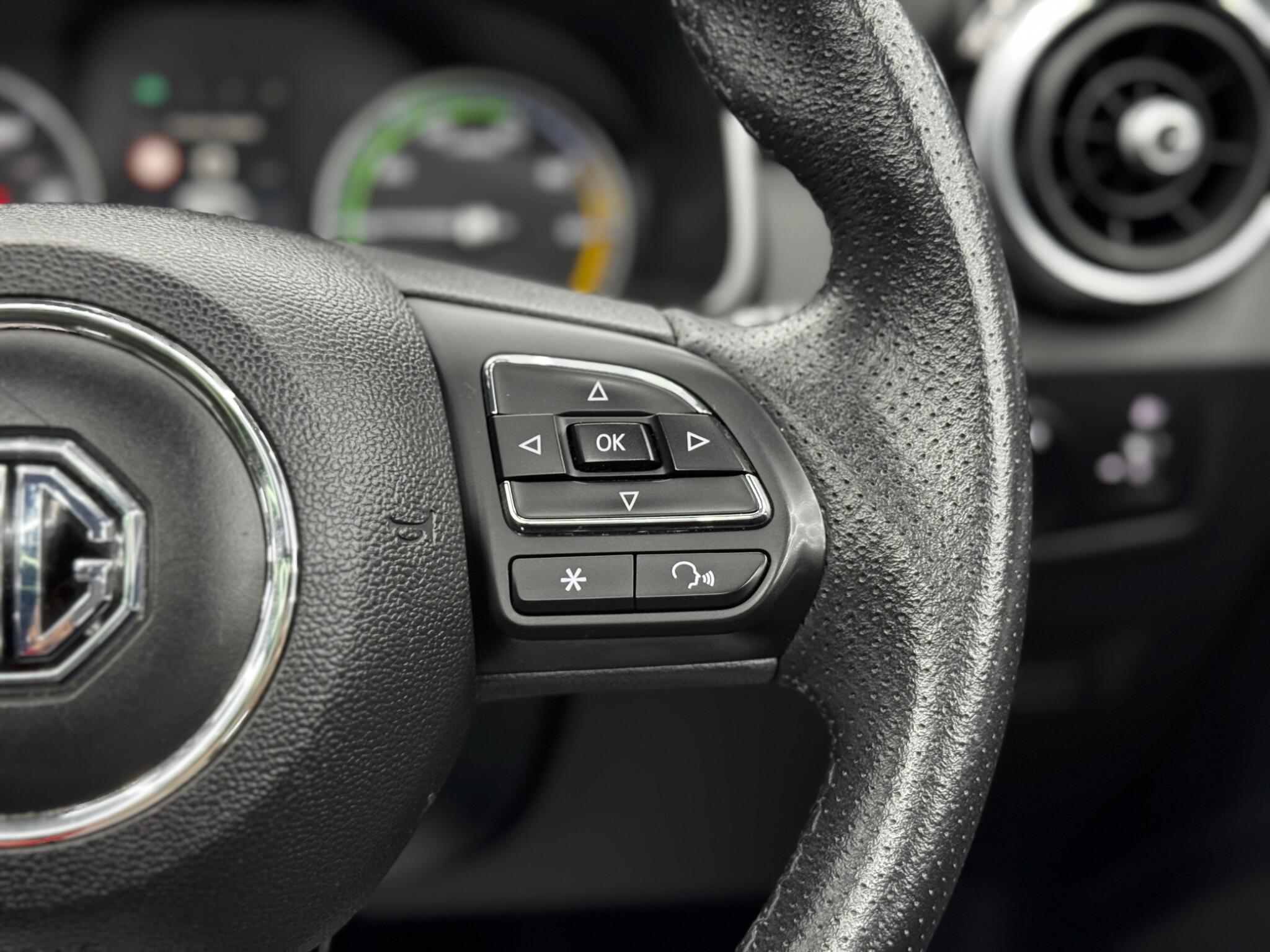 MG ZS view 21