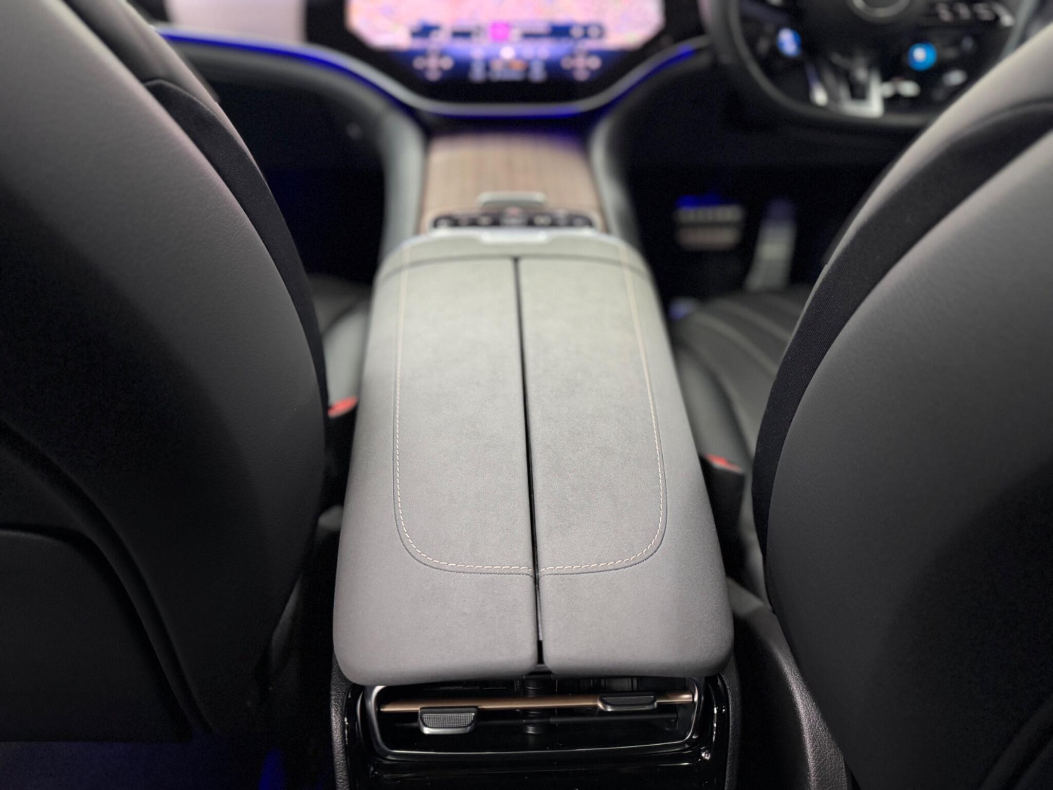 Mercedes-Benz Eqs view 72