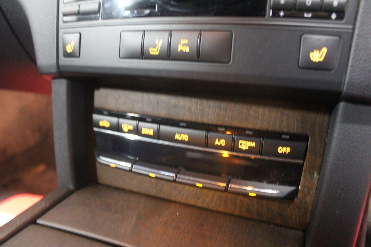 Mercedes-Benz E-Class view 41