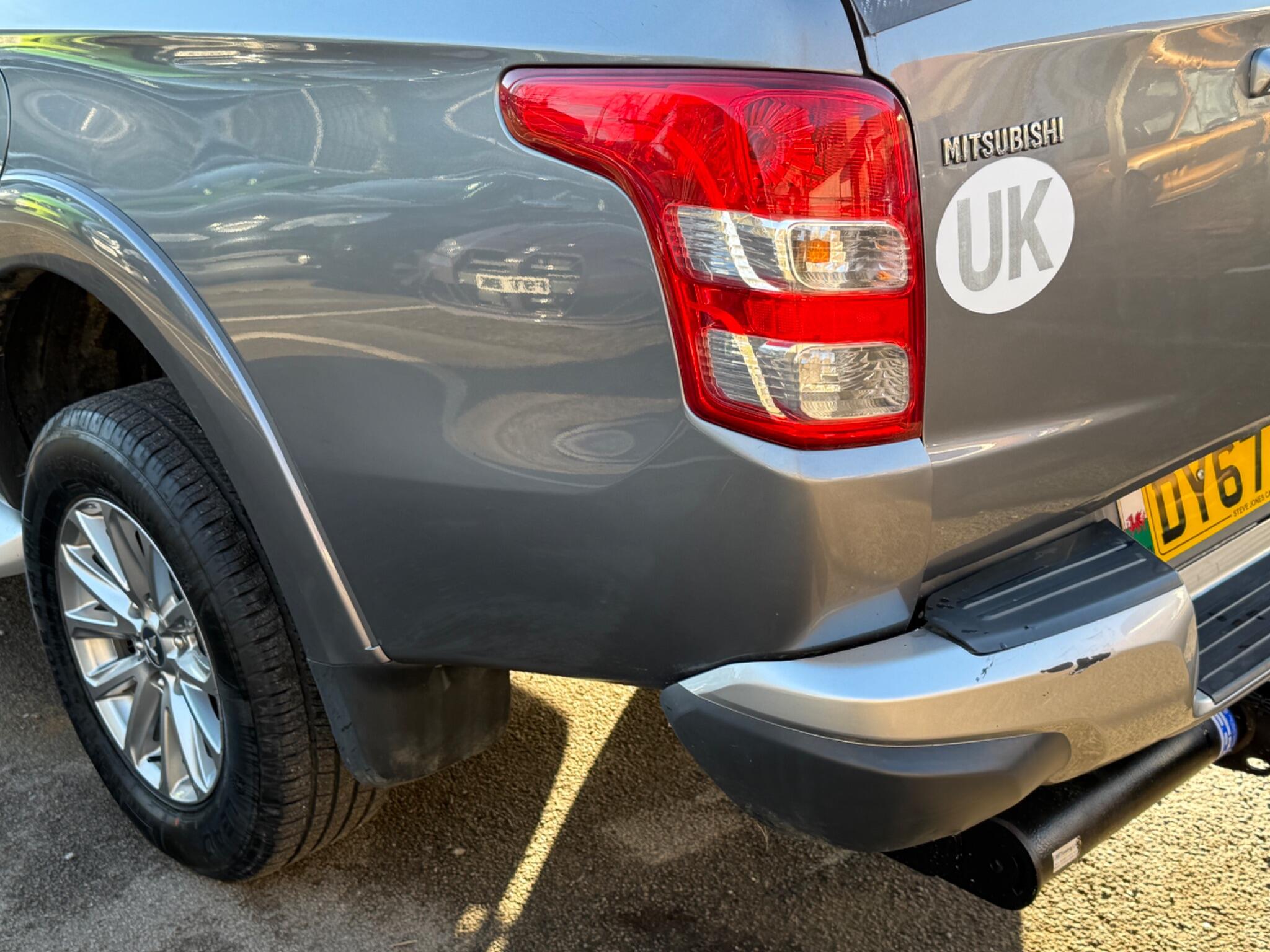 Mitsubishi L200 - Image 25