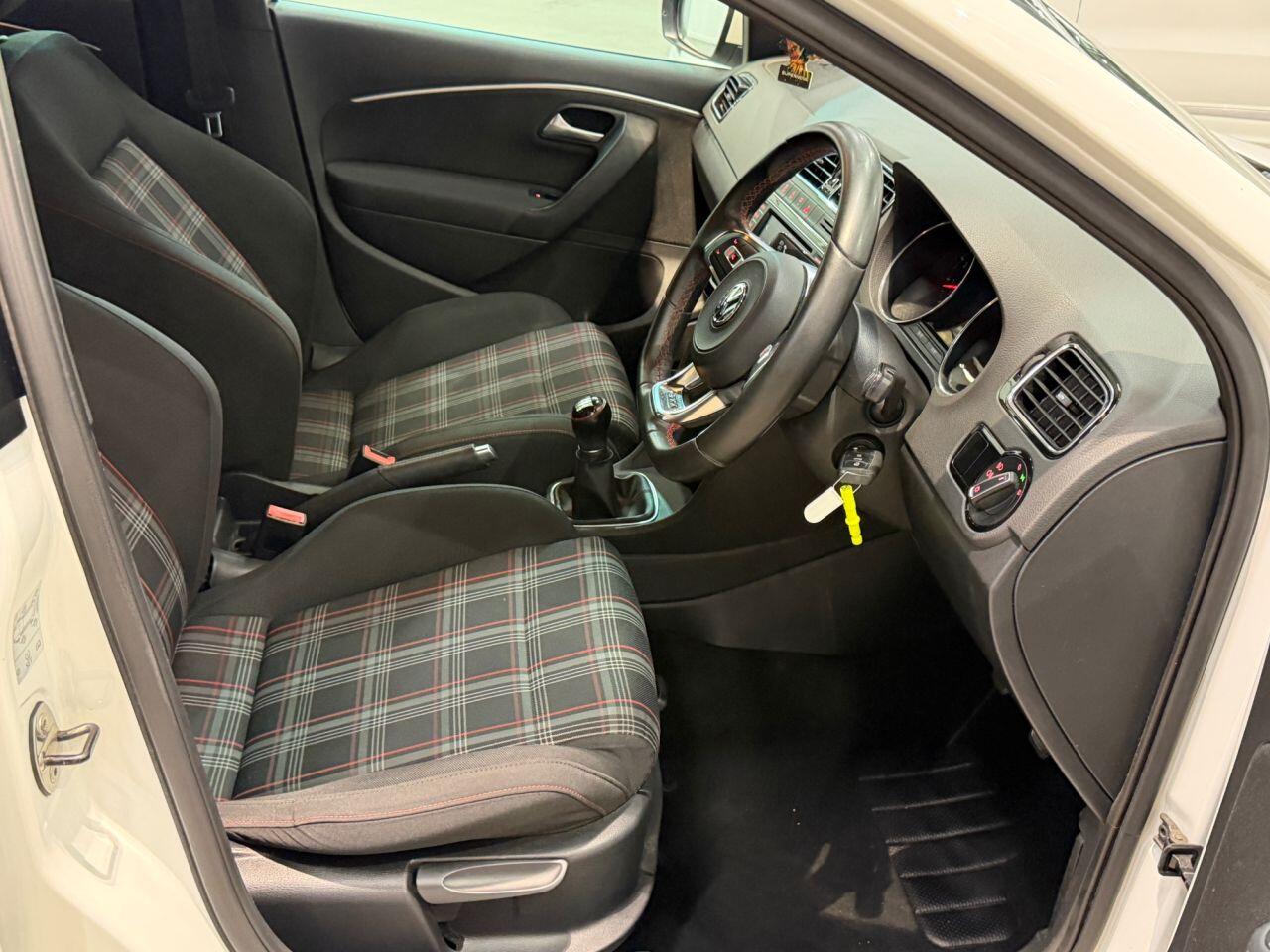 Volkswagen Polo view 12