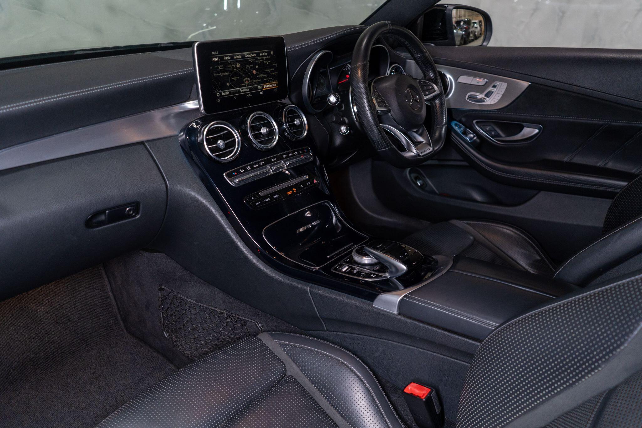 Mercedes-Benz C-Class view 14
