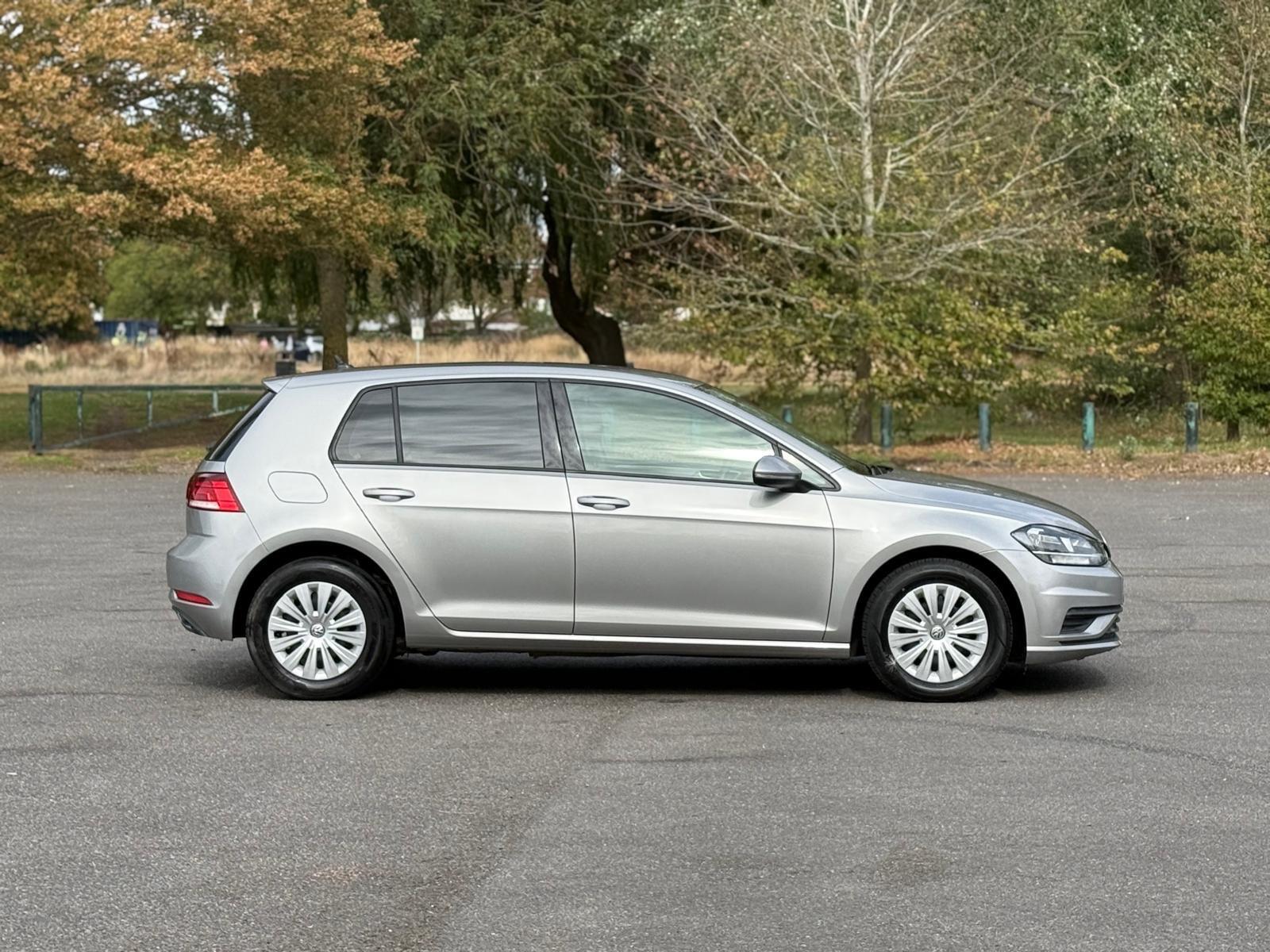 Volkswagen Golf view 9