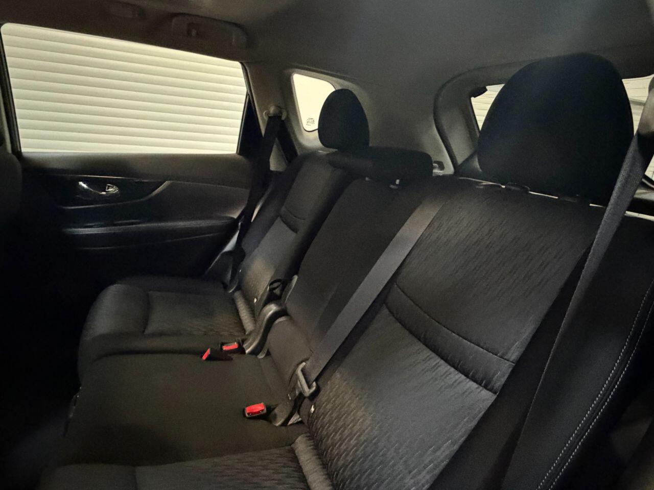 Nissan X-Trail view 25