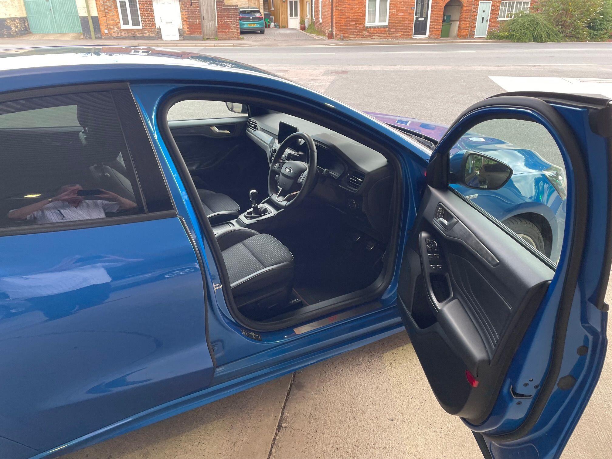 2019 Ford Focus 1.0T EcoBoost ST-Line X Euro 6 (s/s) 5dr • 25,930 miles image 6