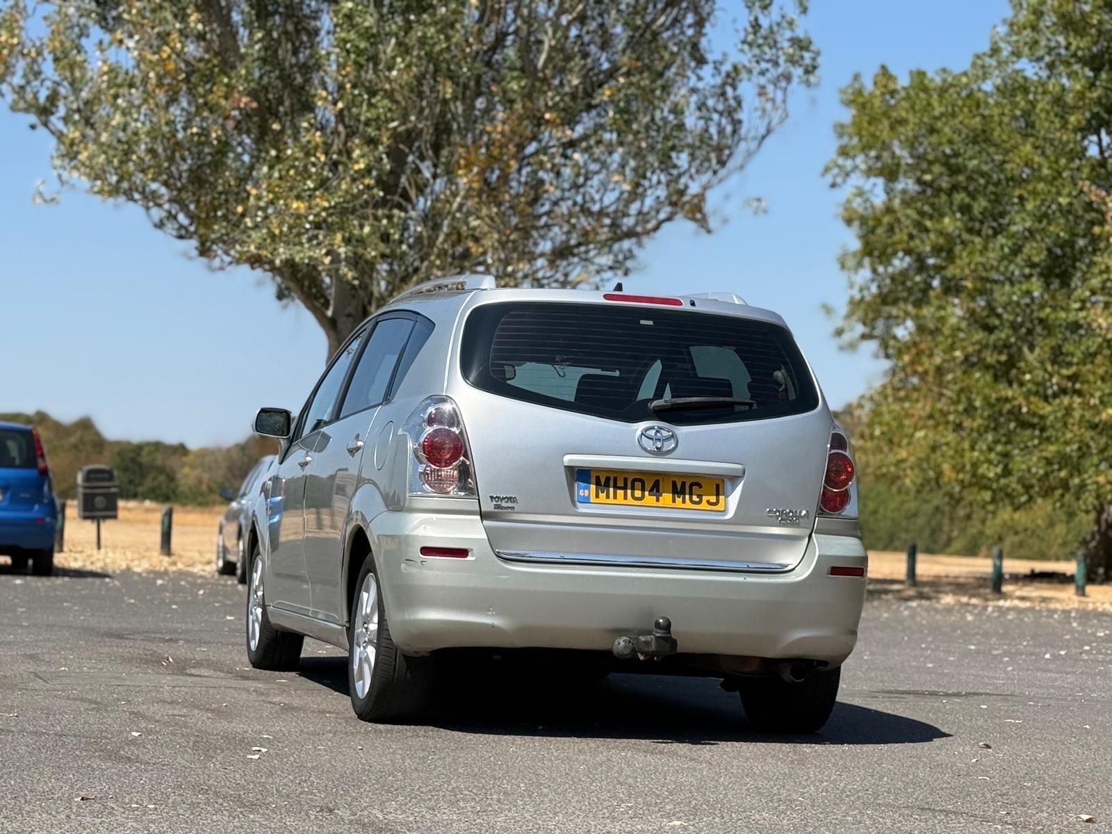 Toyota Corolla Verso view 17