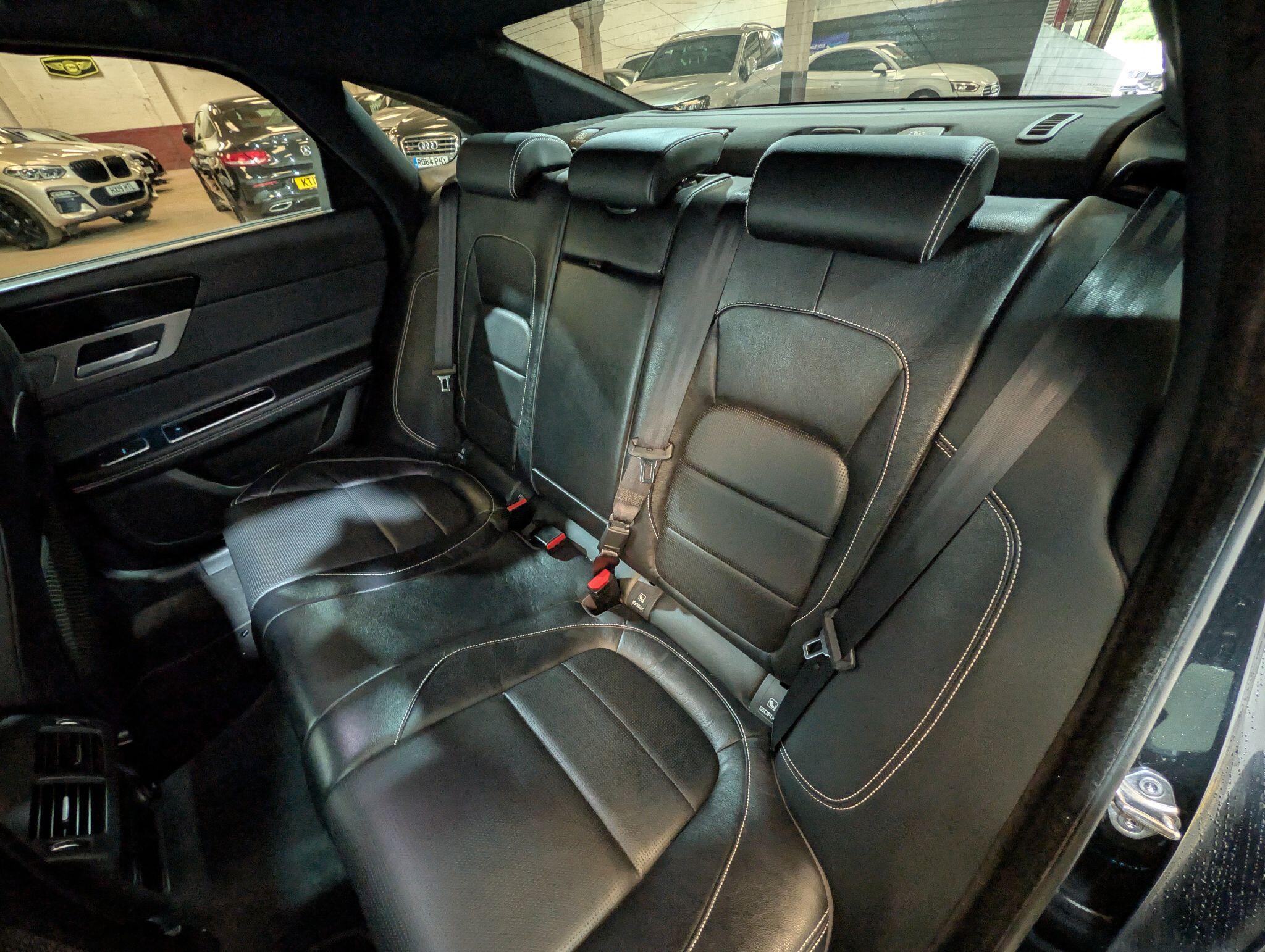 Jaguar XF view 19