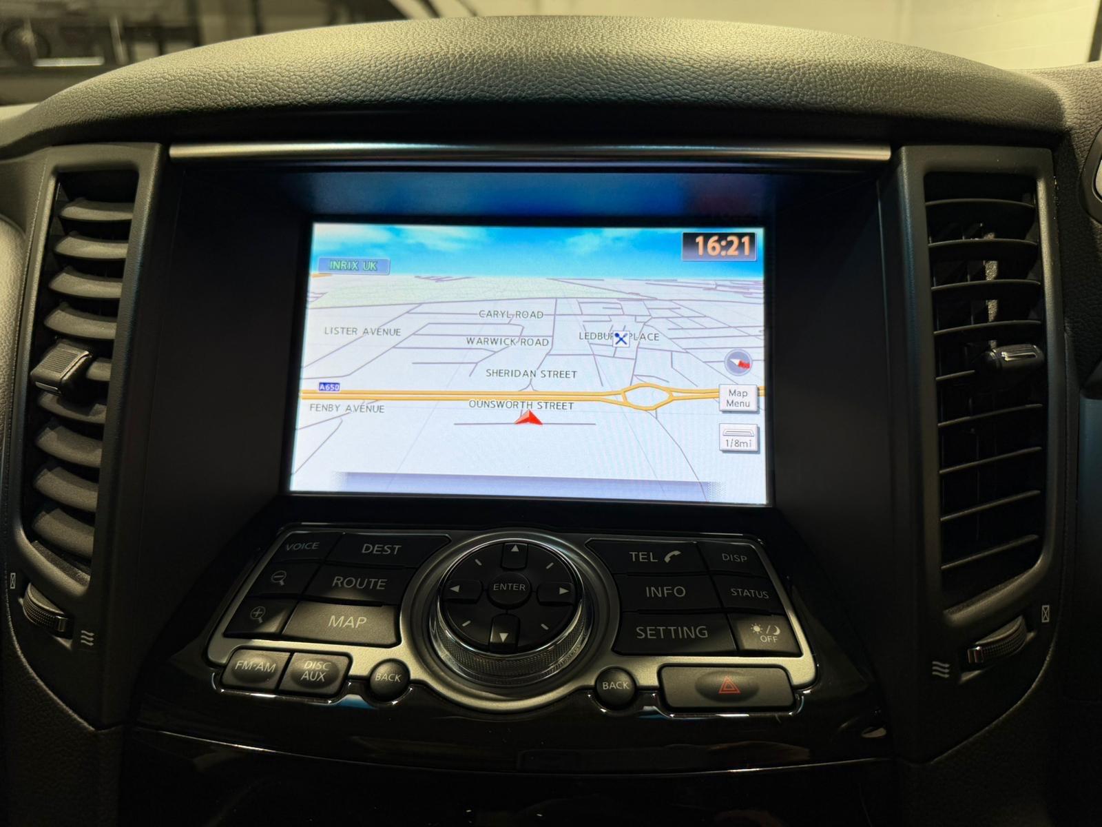 Infiniti QX70 view 31
