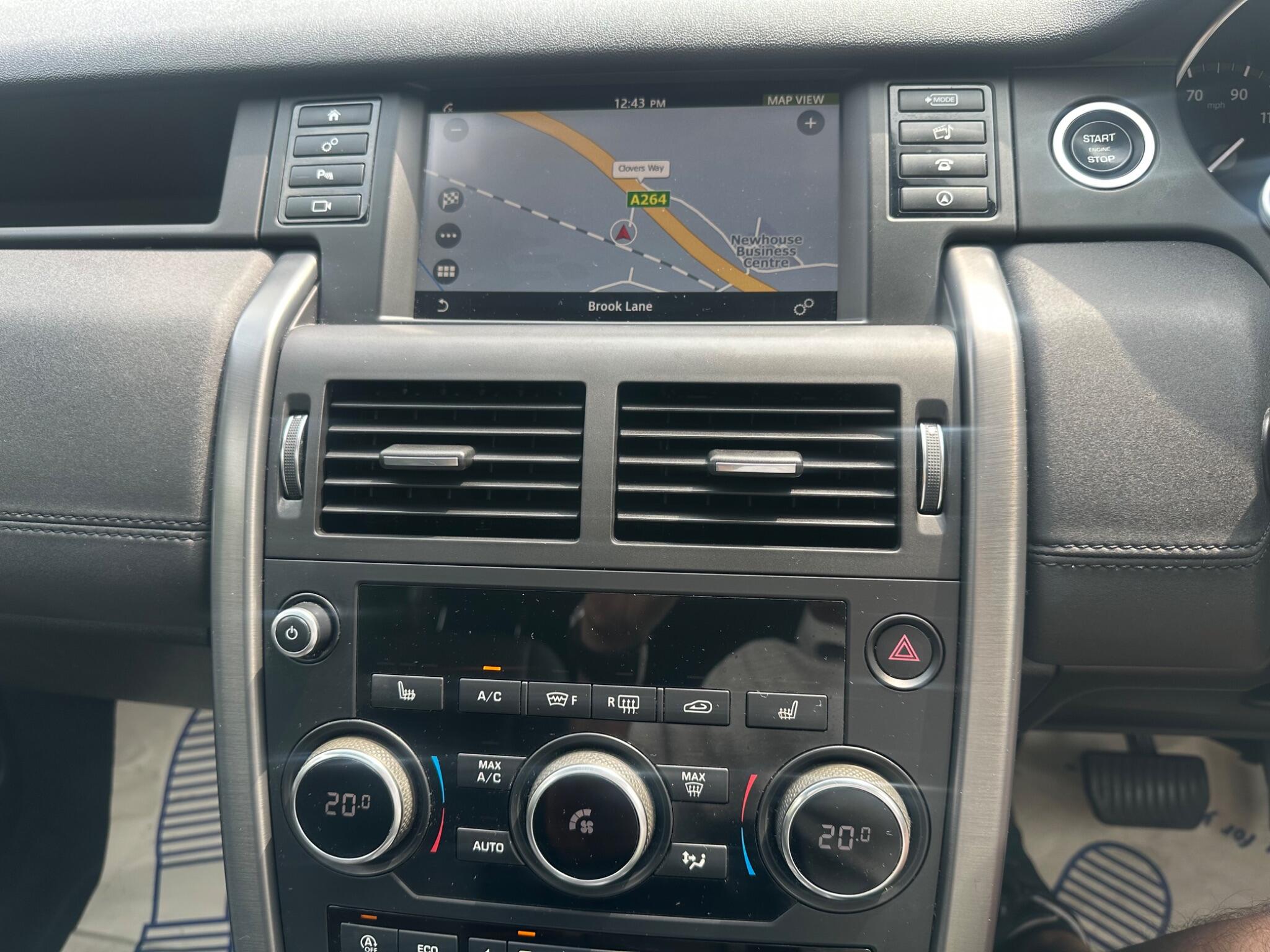 Land Rover Discovery Sport view 6