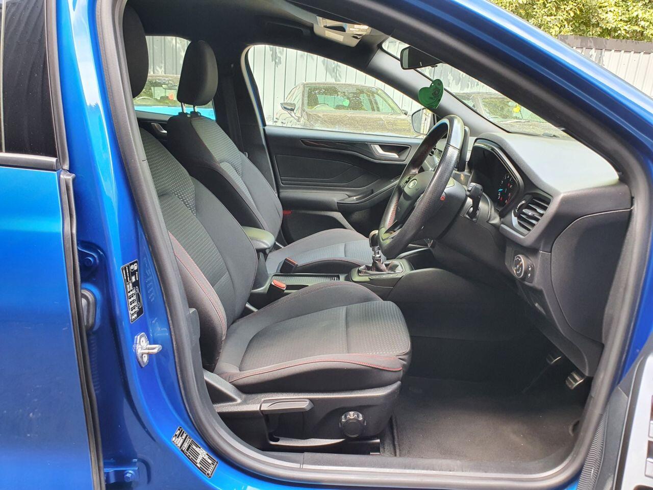 Ford Focus view 14