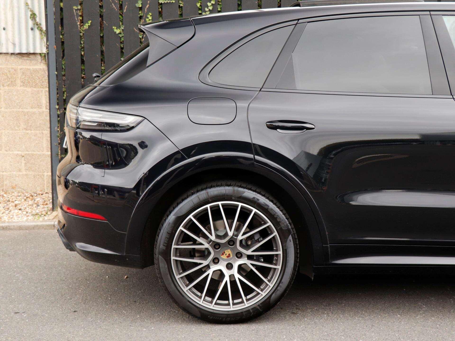 Porsche Cayenne view 28