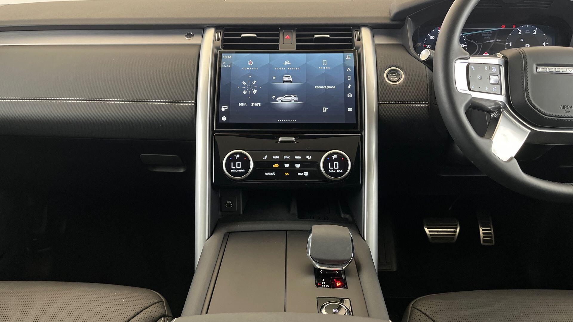 Land Rover Discovery view 14