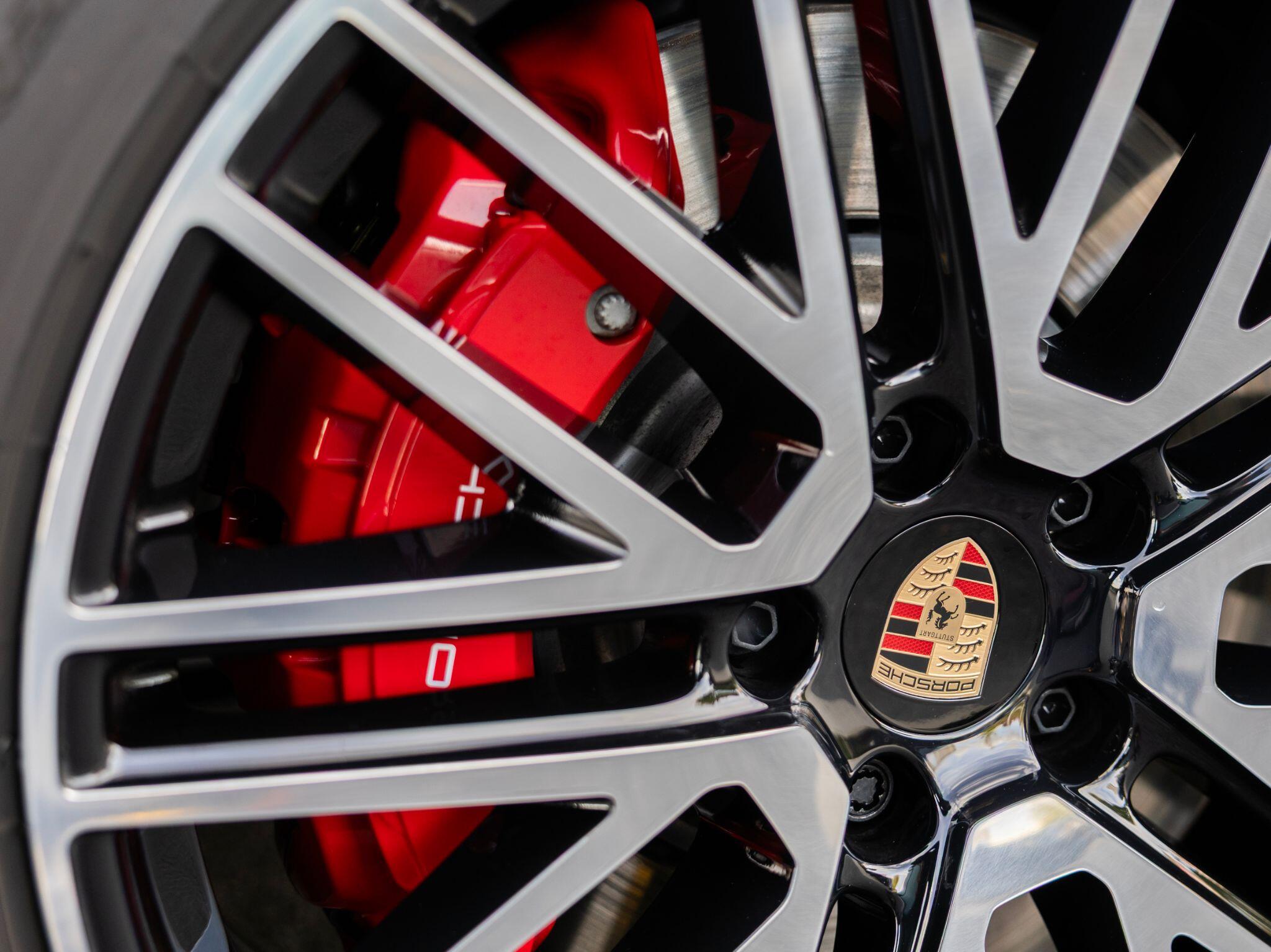 Porsche Cayenne view 10