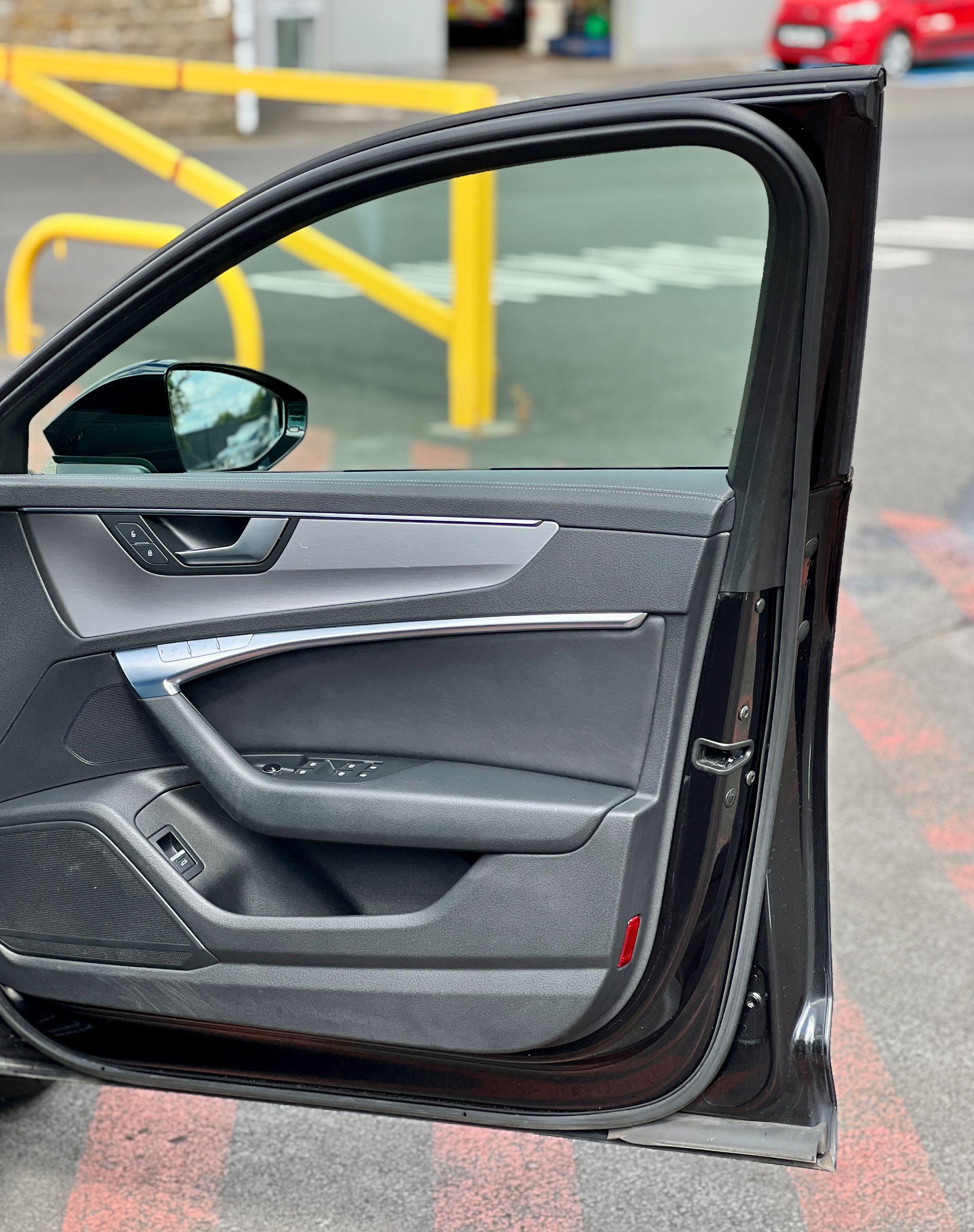 Audi A6 view 24
