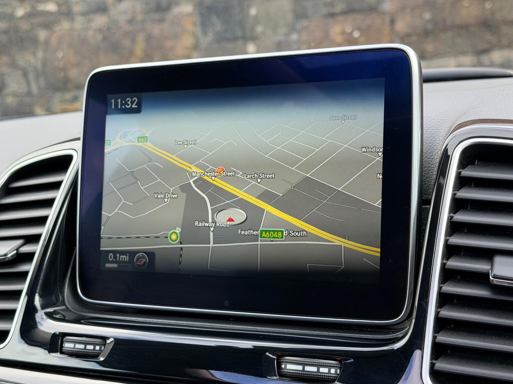 Mercedes-Benz GLE view 32