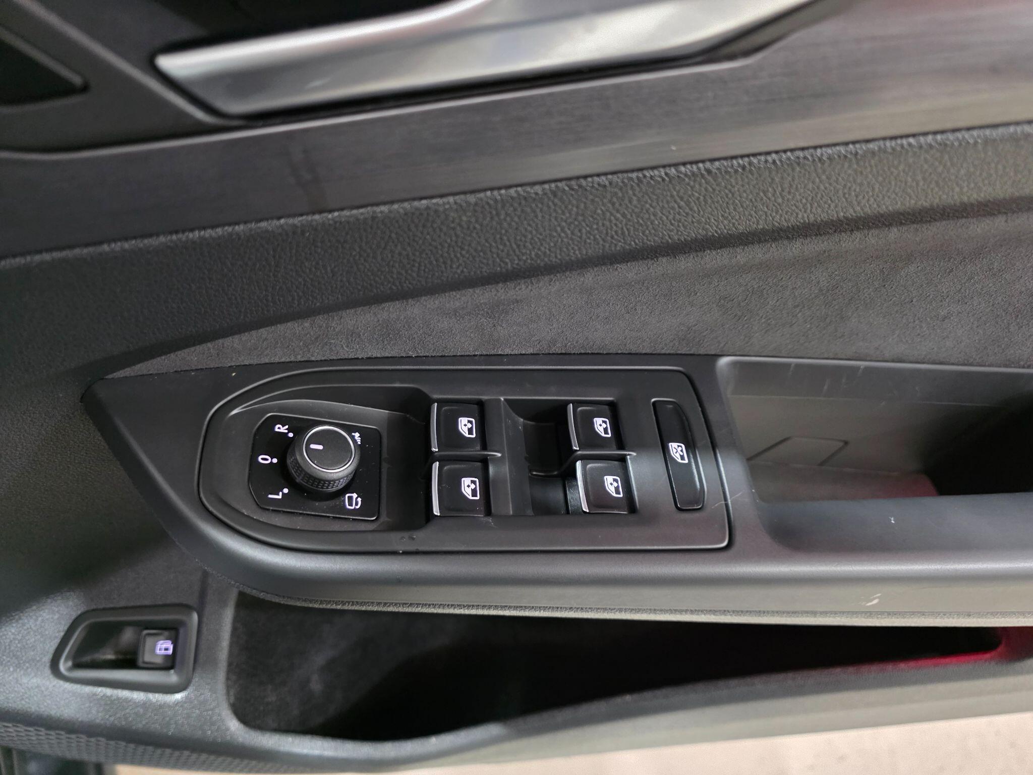 Volkswagen Golf view 12