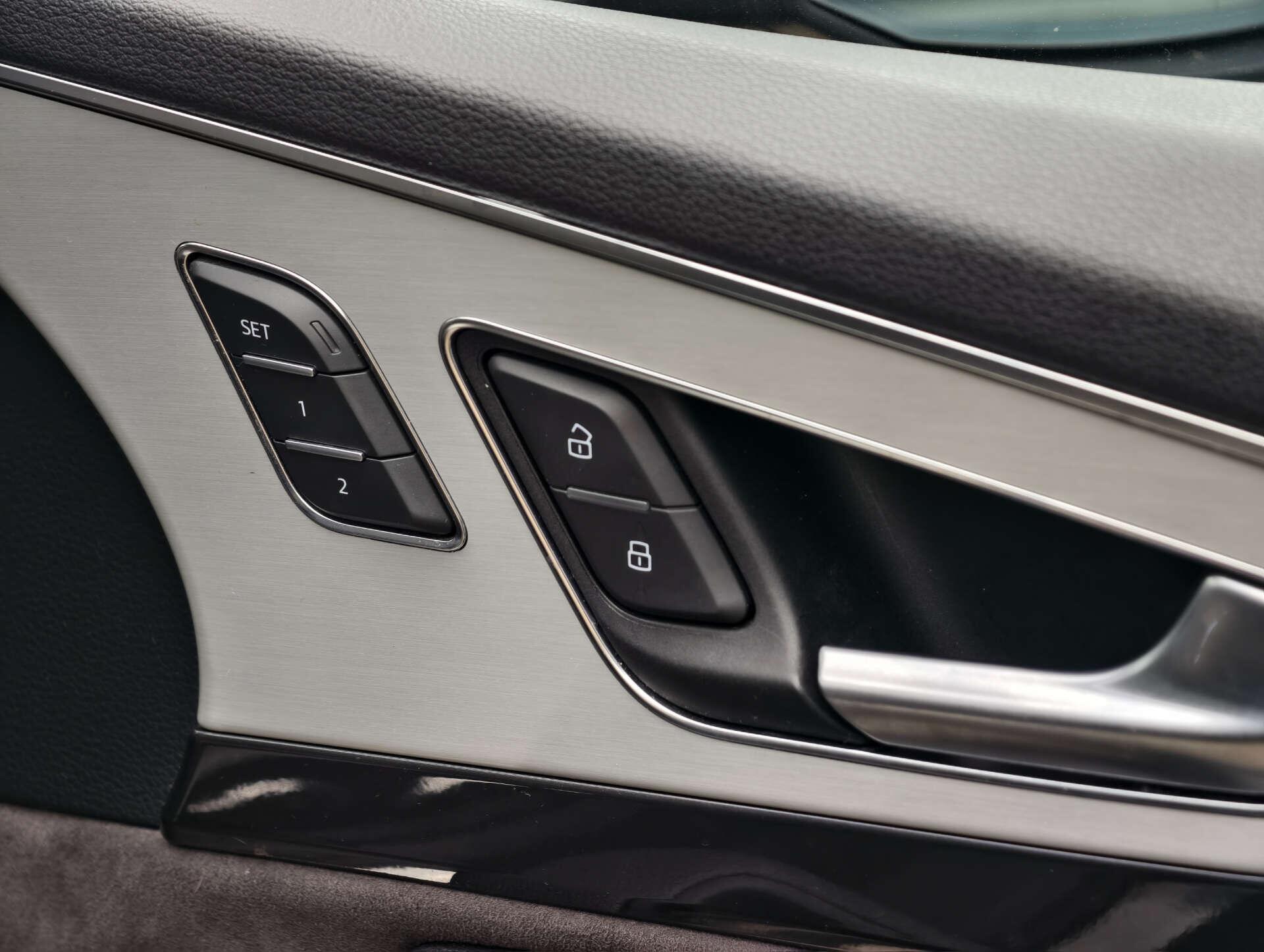 Audi Q7 view 23