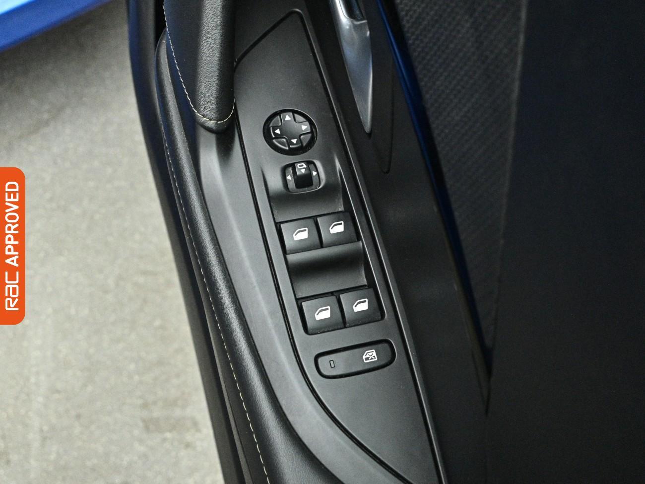 Peugeot e-208 view 24