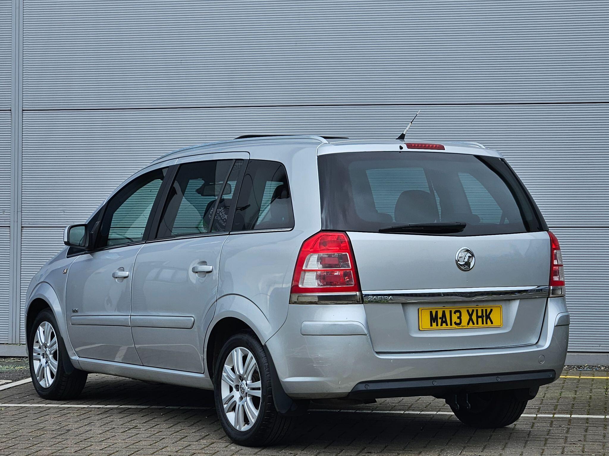 Vauxhall Zafira view 5