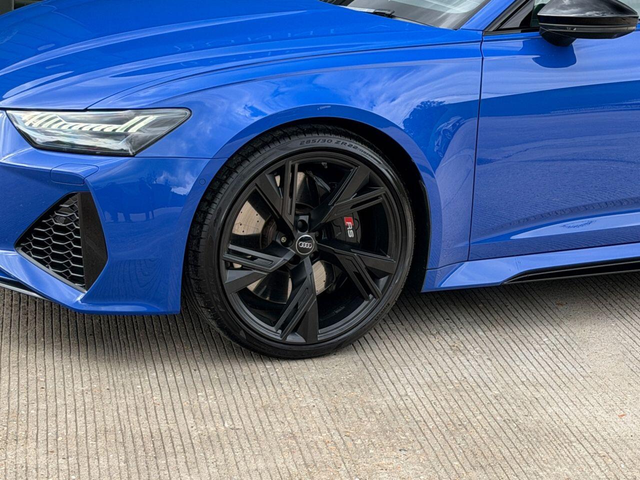 Audi RS6 Avant view 7