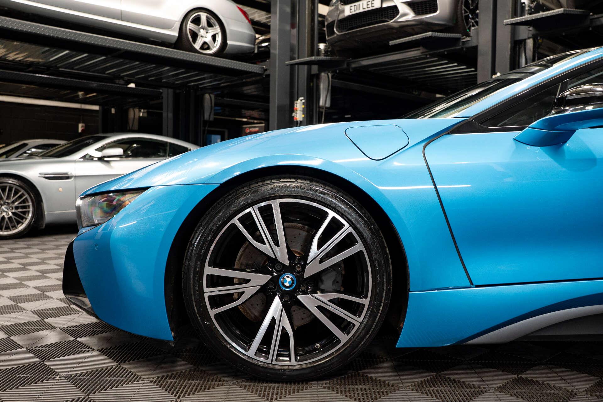 BMW I8 view 15