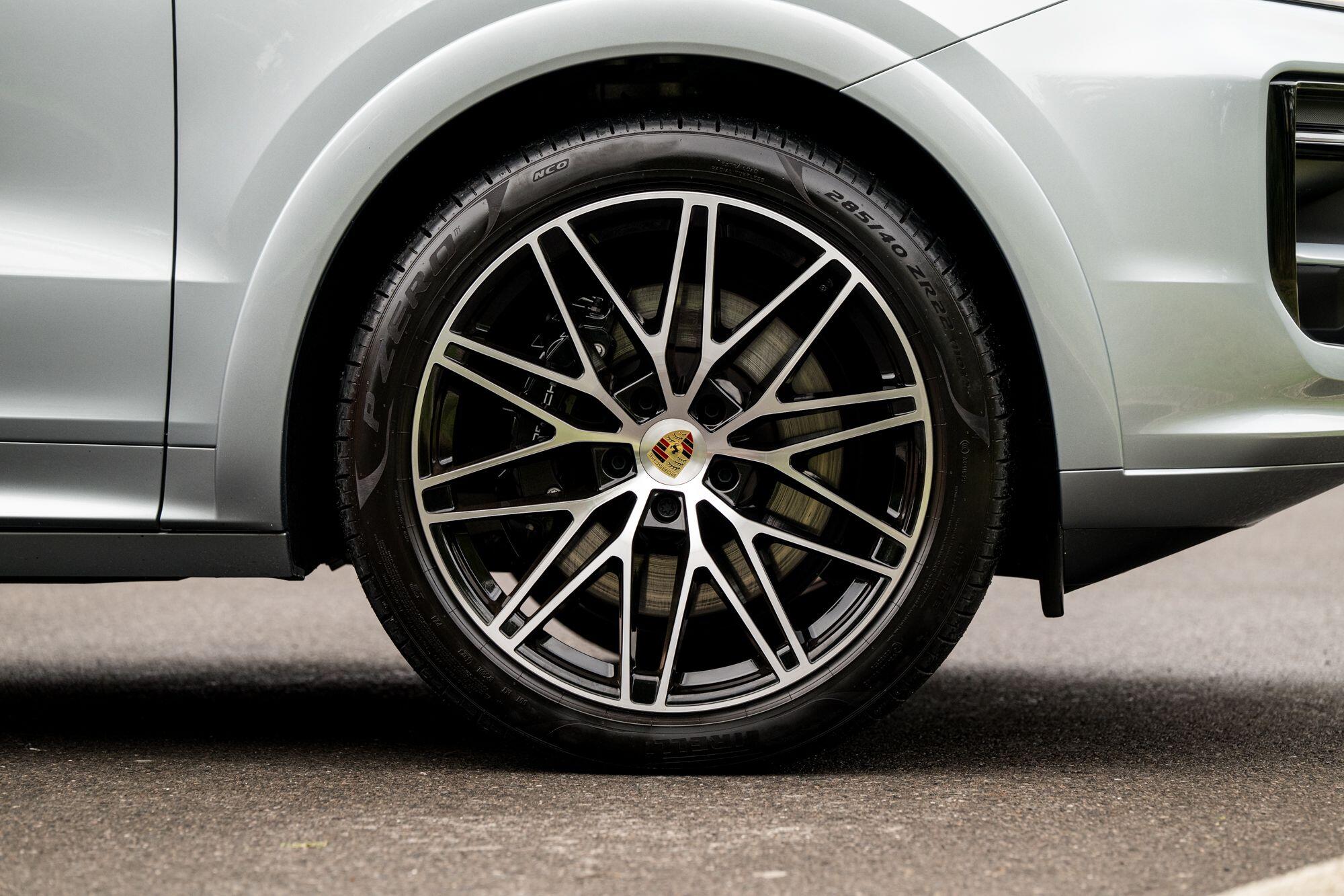 Porsche Cayenne view 20