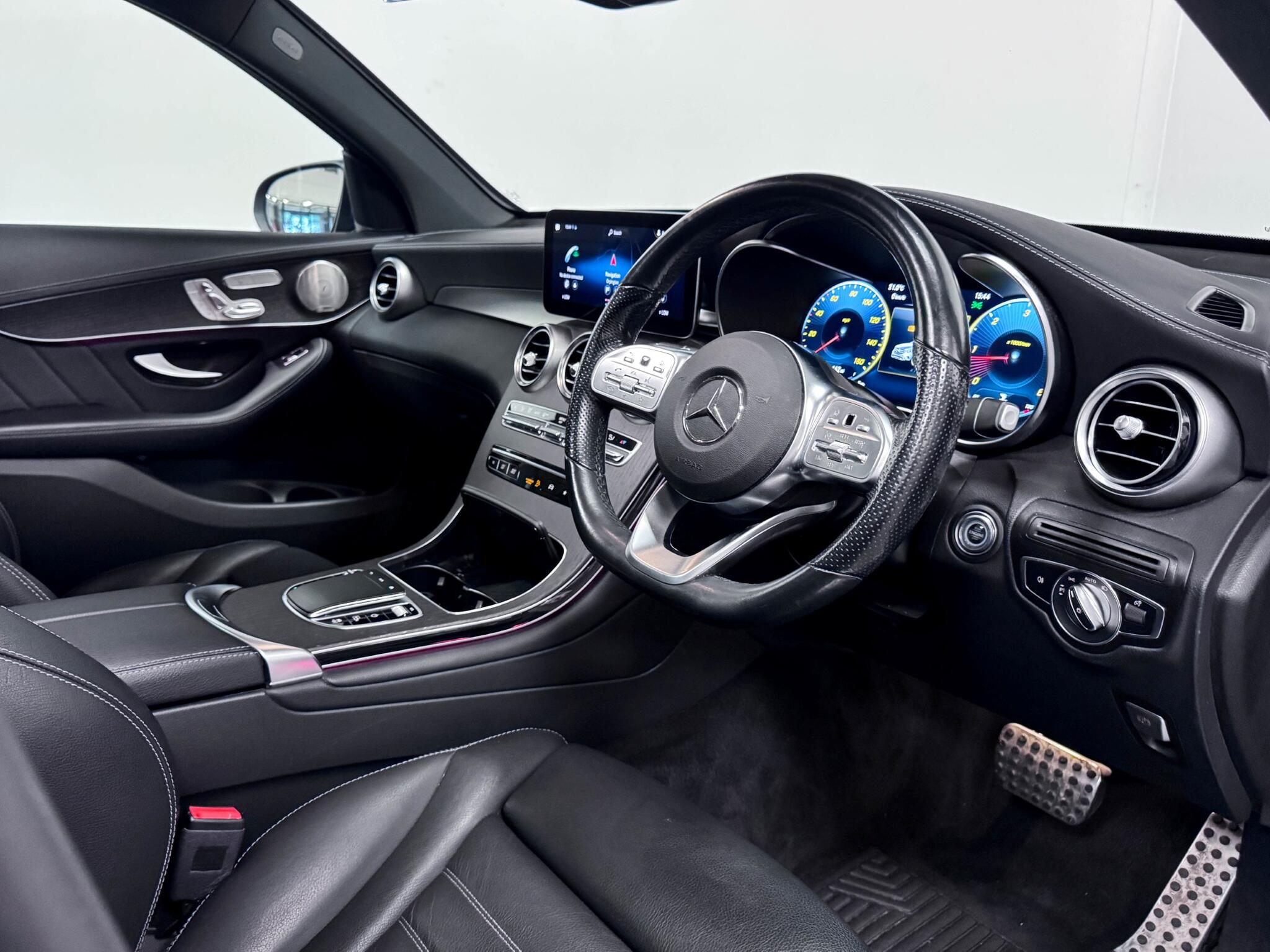 Mercedes-Benz GLC view 26