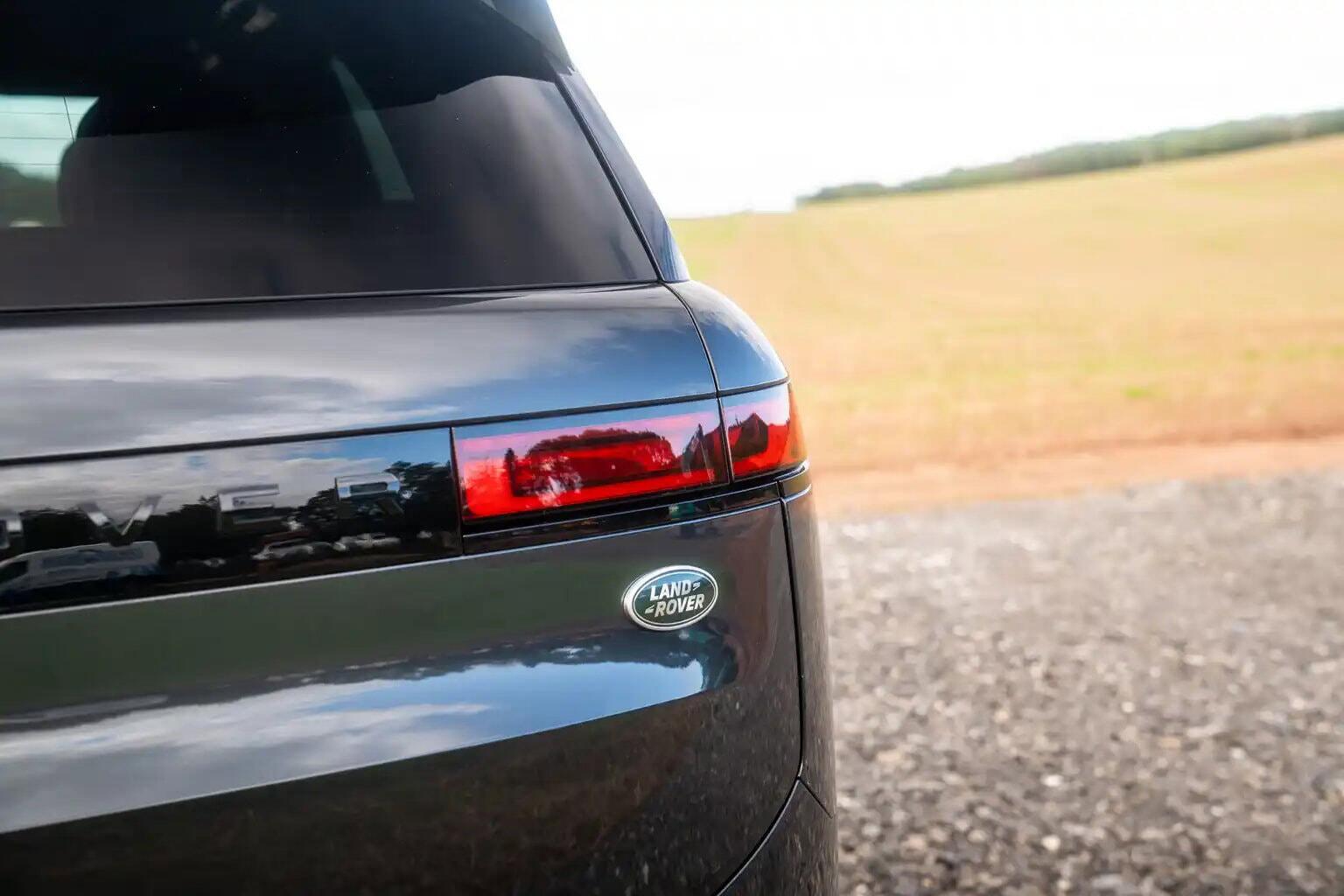 Land Rover Range Rover Sport view 12