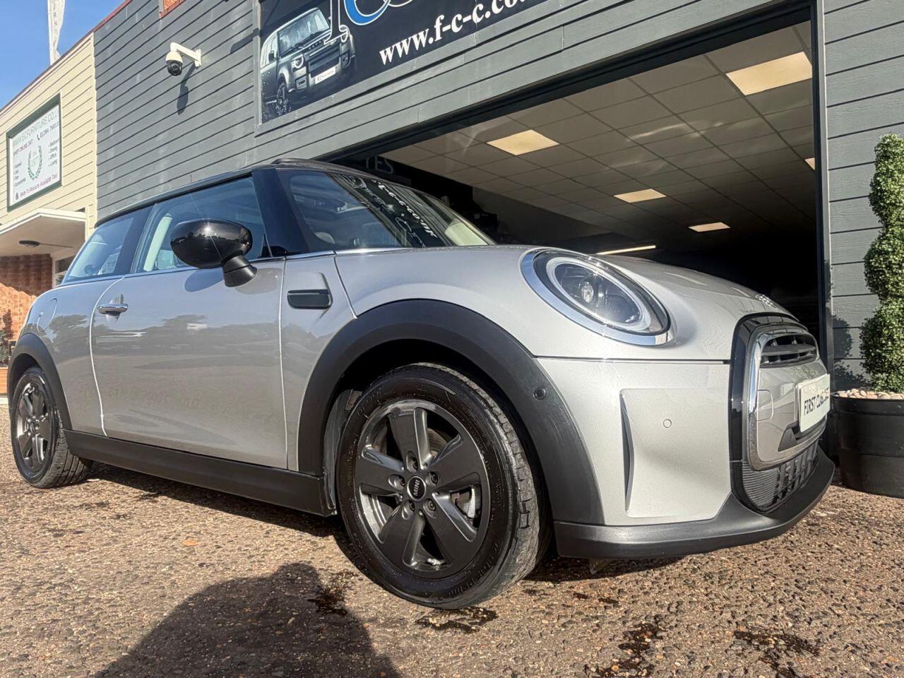 Mini Hatch view 14