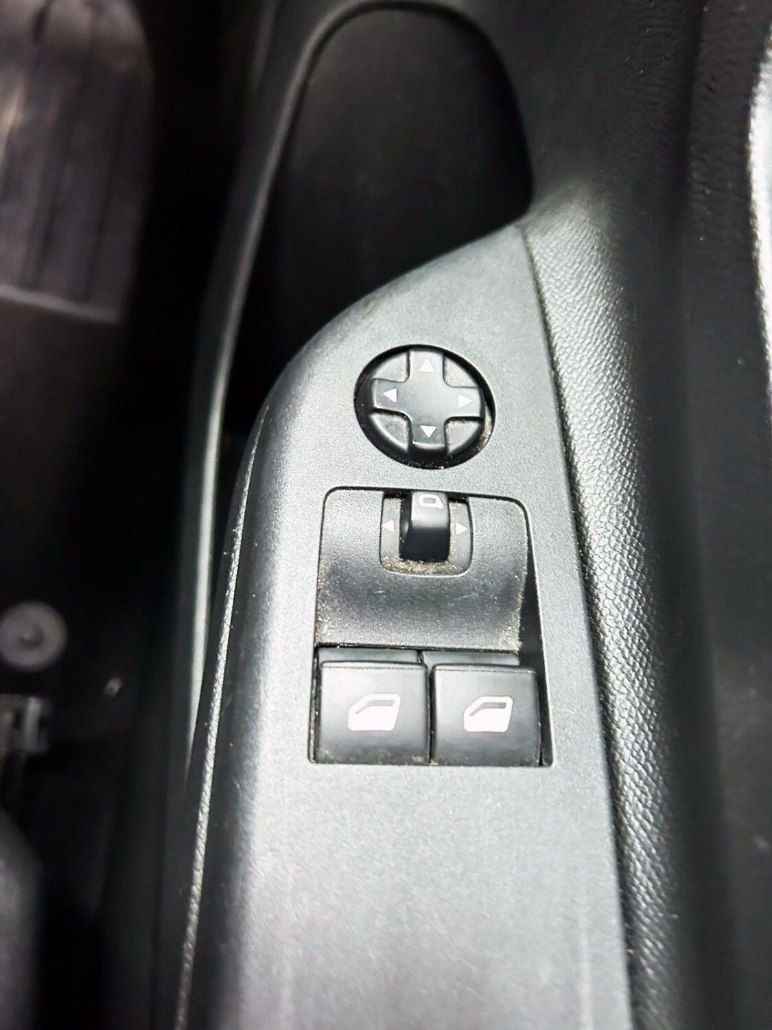 Vauxhall Corsa view 20
