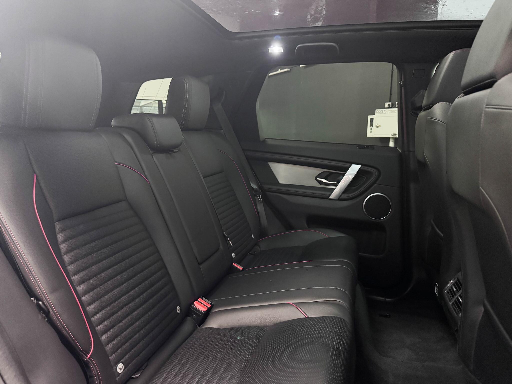 Land Rover Discovery Sport view 11