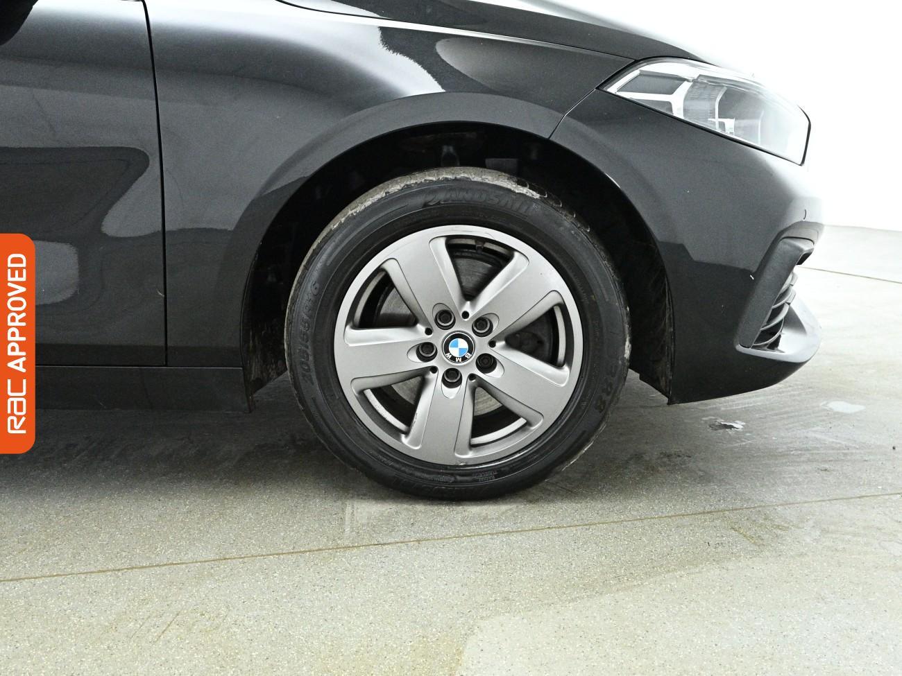 BMW 1 Series view 26