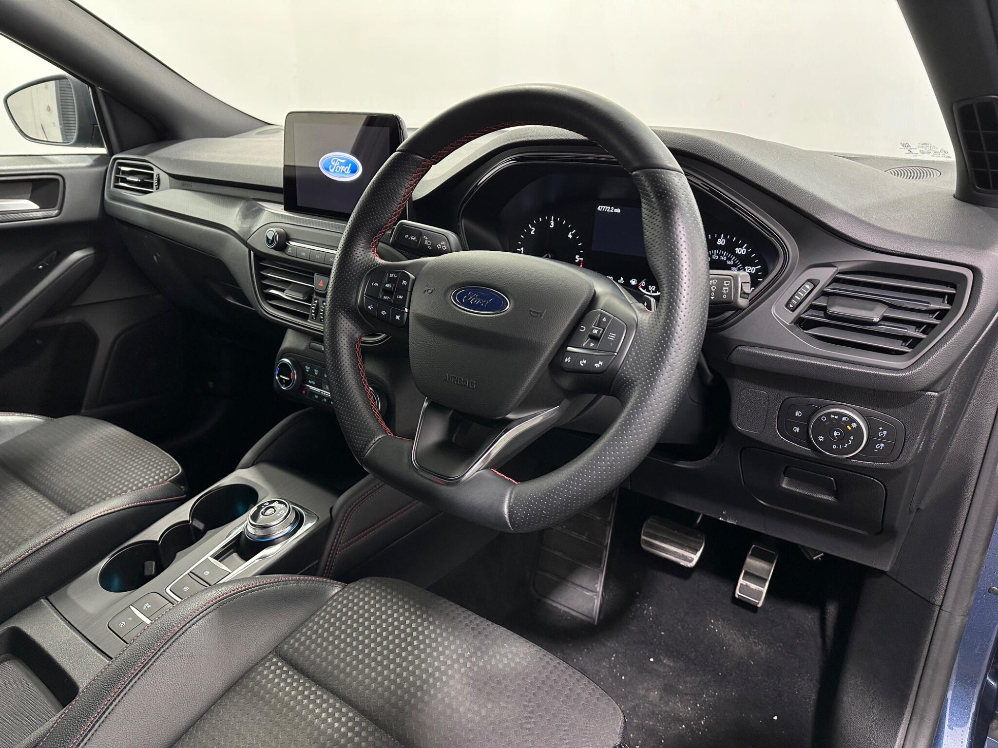 Ford Focus view 11