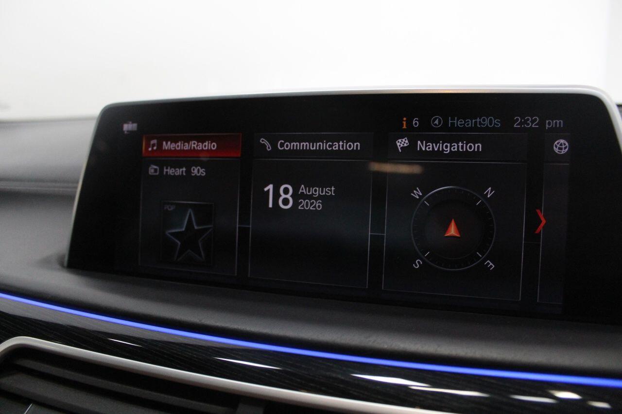 BMW 7 Series view 41